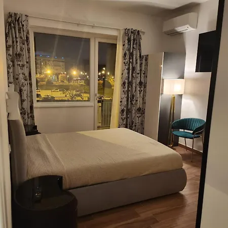 Holding House -close Train Station And Port Bed & Breakfast *