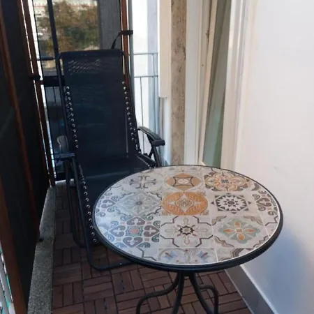 Holding House -close Train Station And Port Salerno