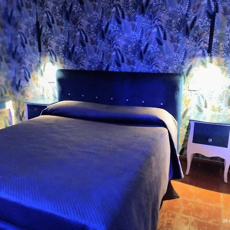 Bed & Breakfast Holding House -close Train Station And Port Salerno